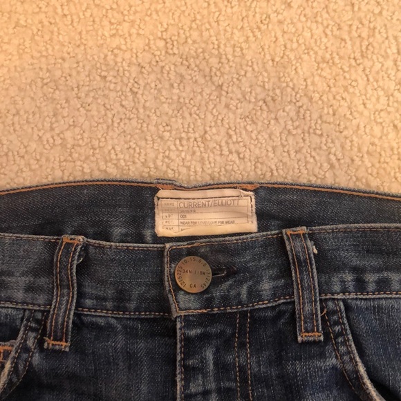Current Elliot Distressed Cropped Denim - Picture 3 of 5